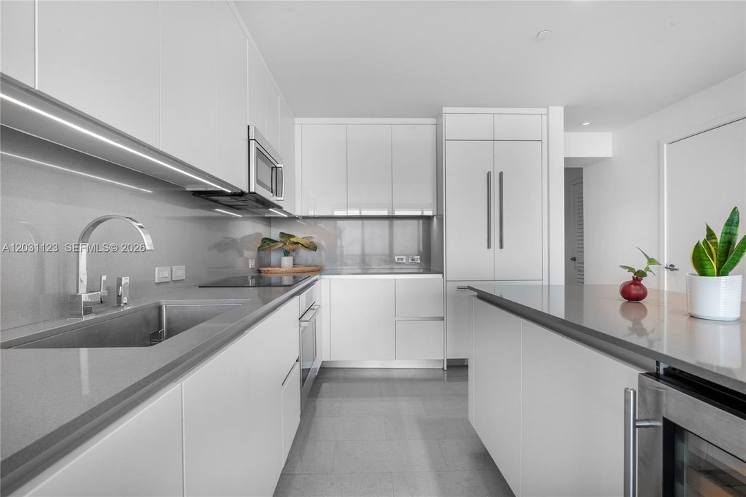 В аренду: $5,250 (1 спален, 1 ванн, 883 Квадратных фут)