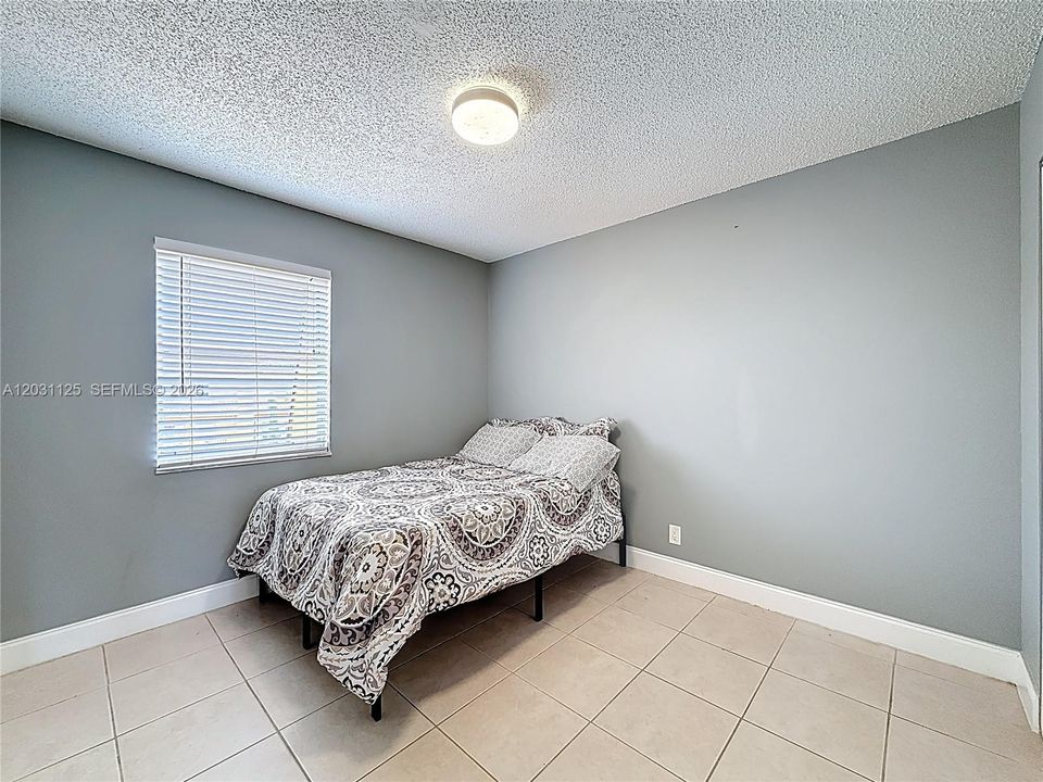For Rent: $2,250 (3 beds, 2 baths, 1276 Square Feet)