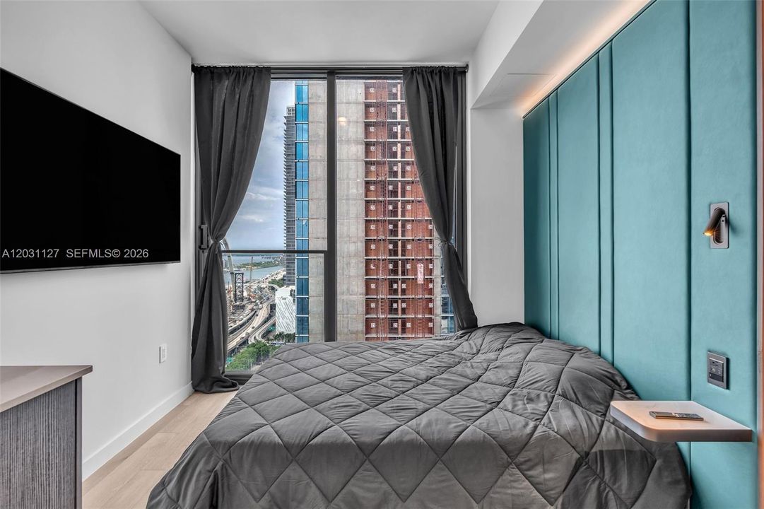 For Sale: $465,000 (0 beds, 1 baths, 275 Square Feet)