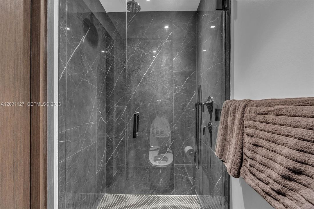 For Sale: $465,000 (0 beds, 1 baths, 275 Square Feet)