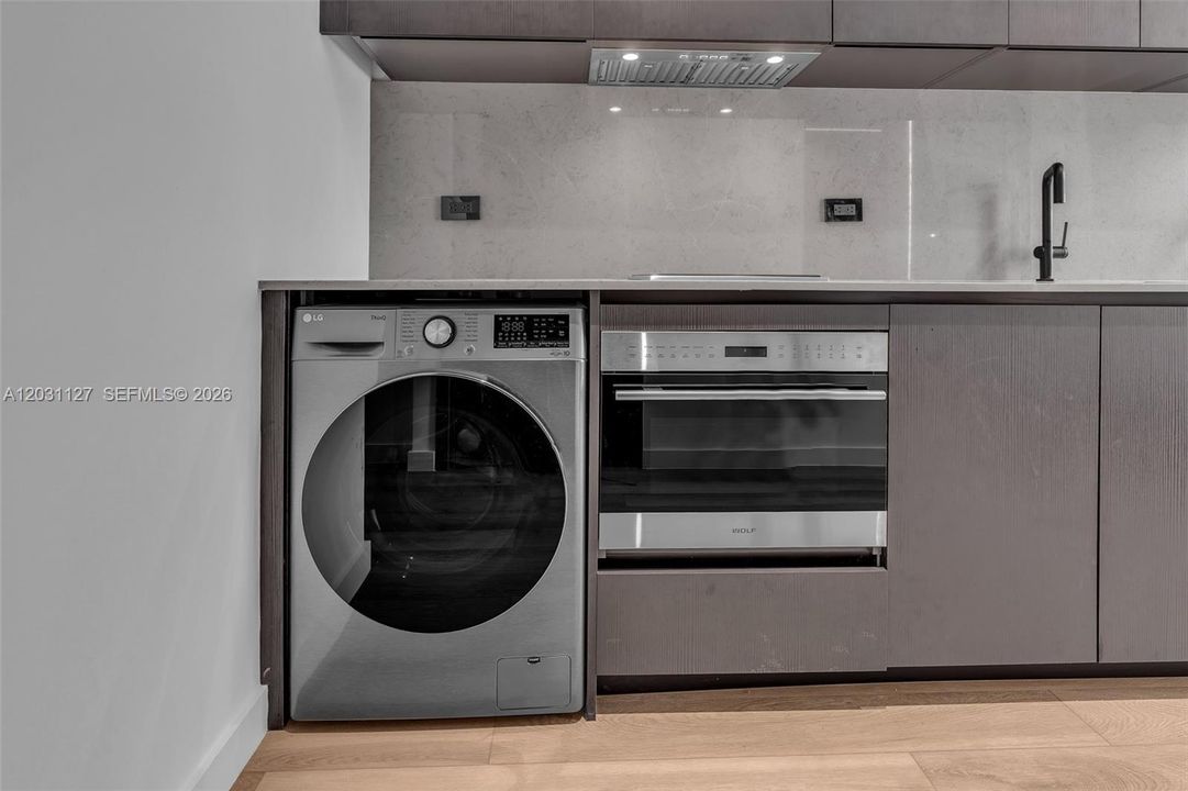 For Sale: $465,000 (0 beds, 1 baths, 275 Square Feet)