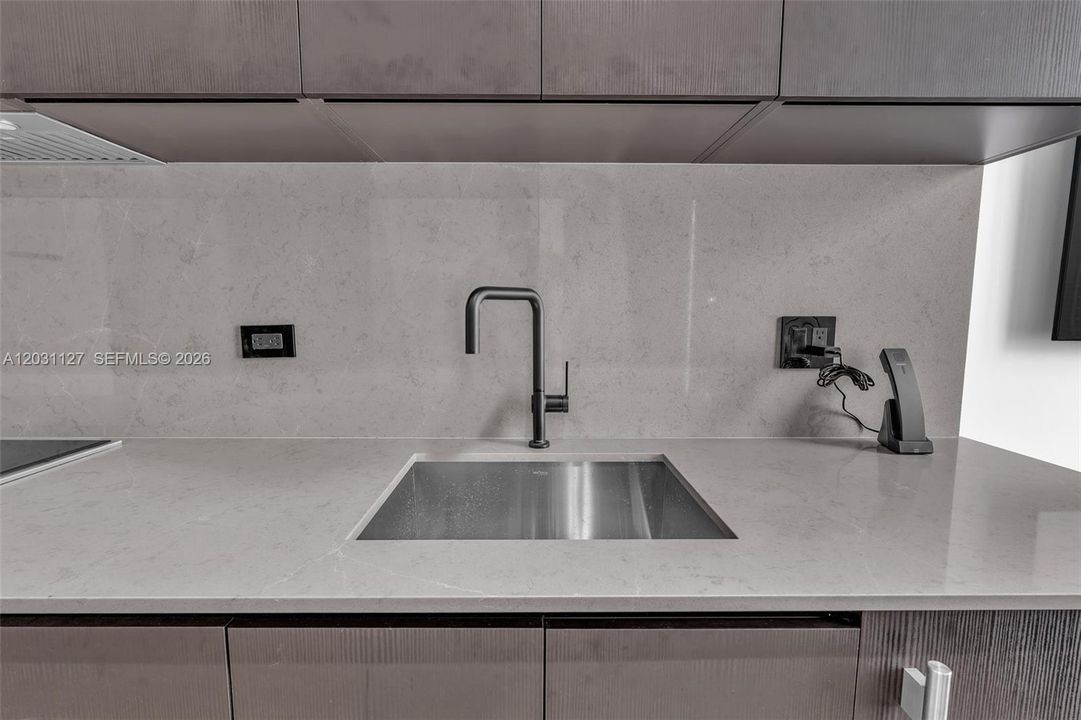 For Sale: $465,000 (0 beds, 1 baths, 275 Square Feet)