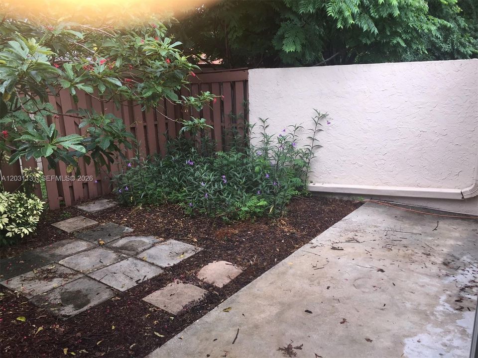 For Rent: $3,600 (3 beds, 2 baths, 1359 Square Feet)