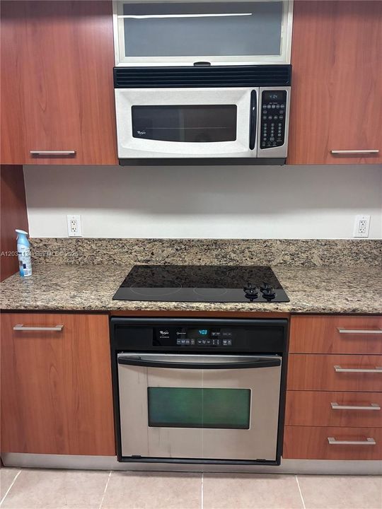 For Rent: $3,100 (2 beds, 2 baths, 1467 Square Feet)