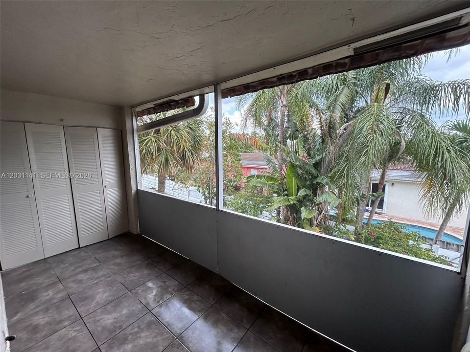 For Rent: $2,200 (2 beds, 1 baths, 1000 Square Feet)