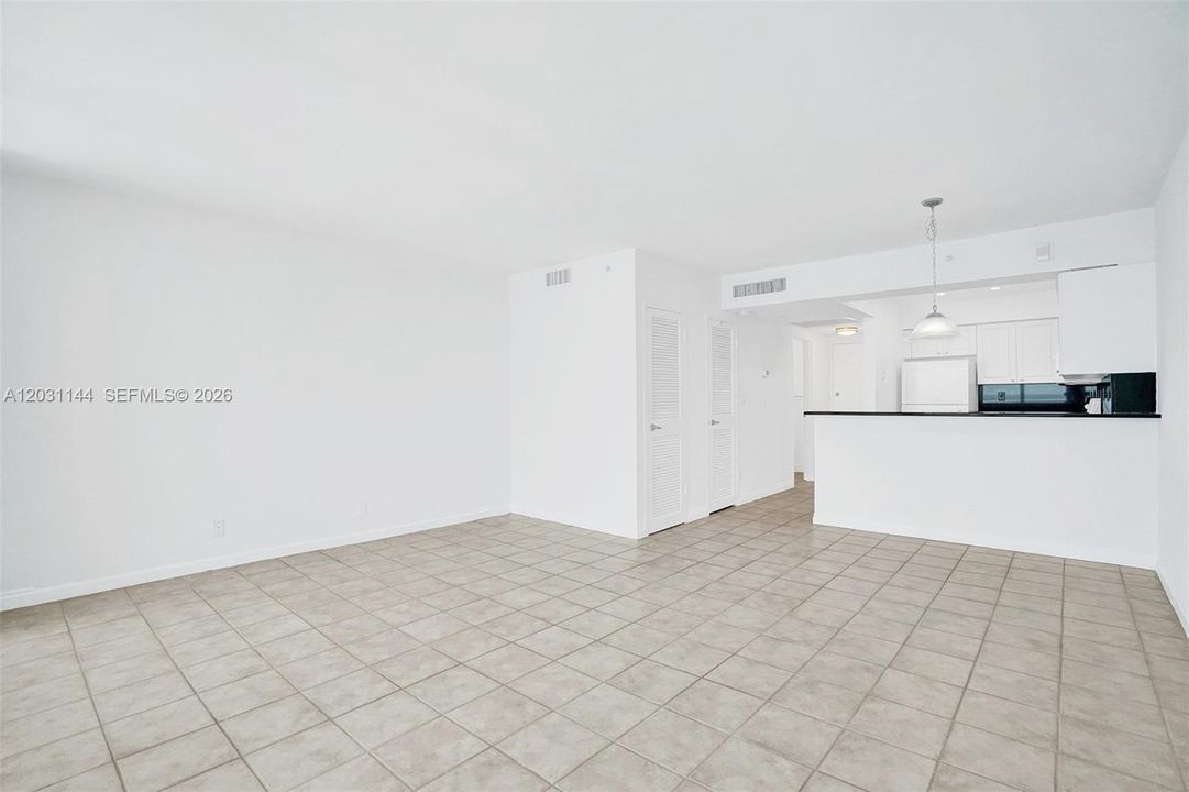 For Rent: $2,500 (0 beds, 1 baths, 482 Square Feet)