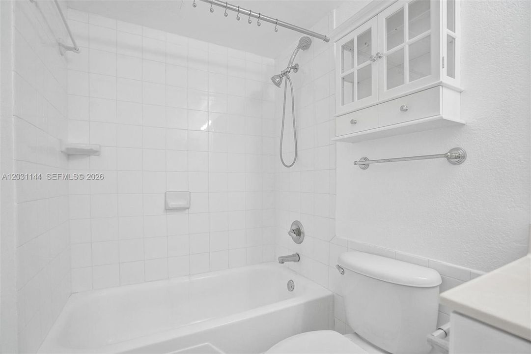 For Rent: $2,500 (0 beds, 1 baths, 482 Square Feet)