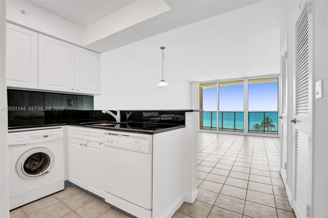 For Rent: $2,500 (0 beds, 1 baths, 482 Square Feet)