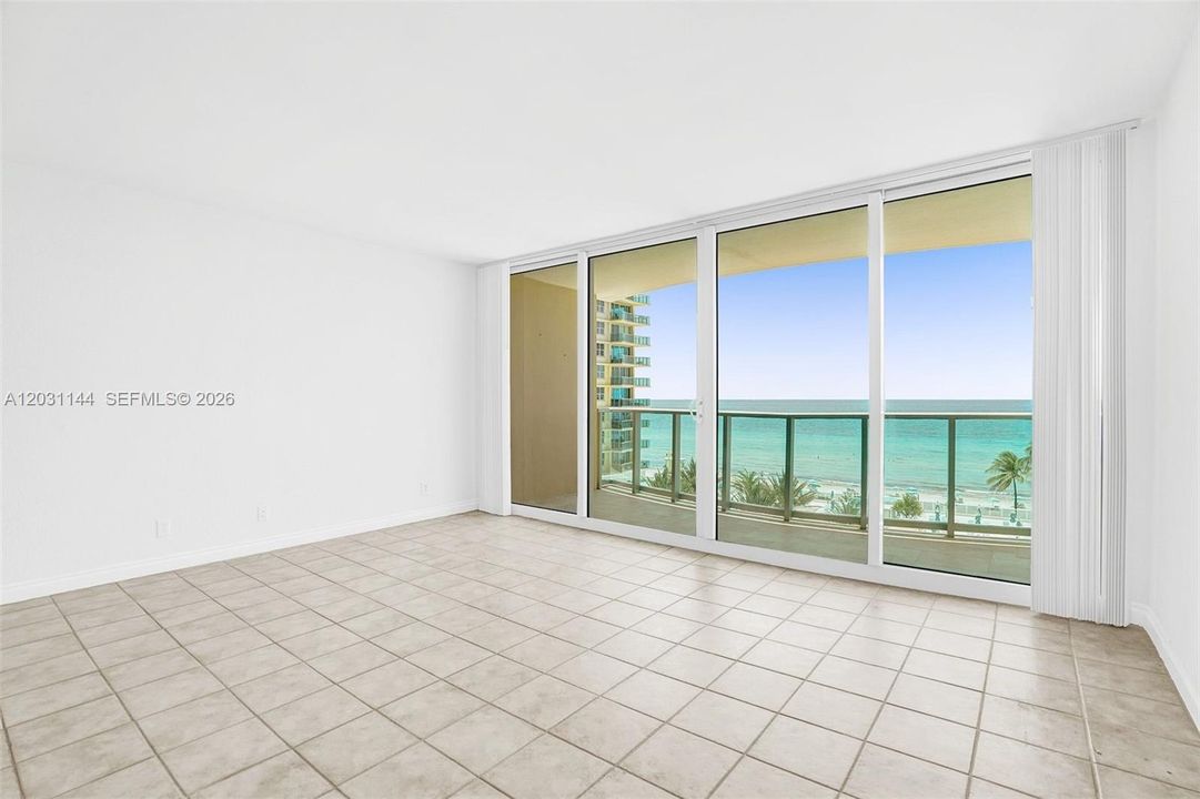 For Rent: $2,500 (0 beds, 1 baths, 482 Square Feet)