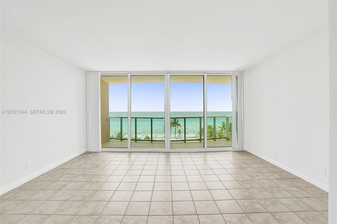 For Rent: $2,500 (0 beds, 1 baths, 482 Square Feet)