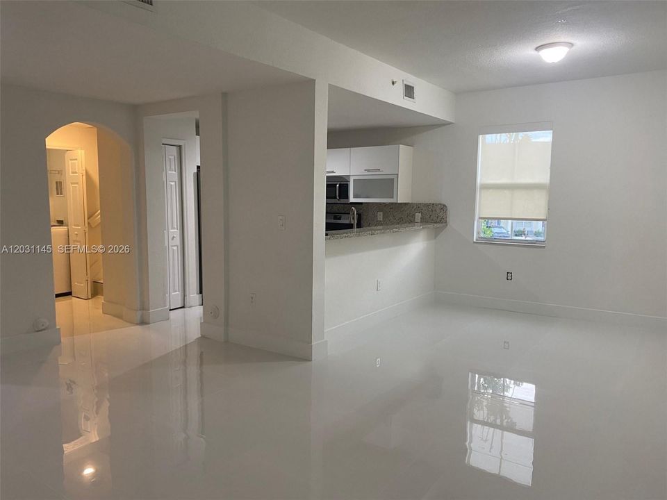For Rent: $3,000 (3 beds, 2 baths, 1385 Square Feet)