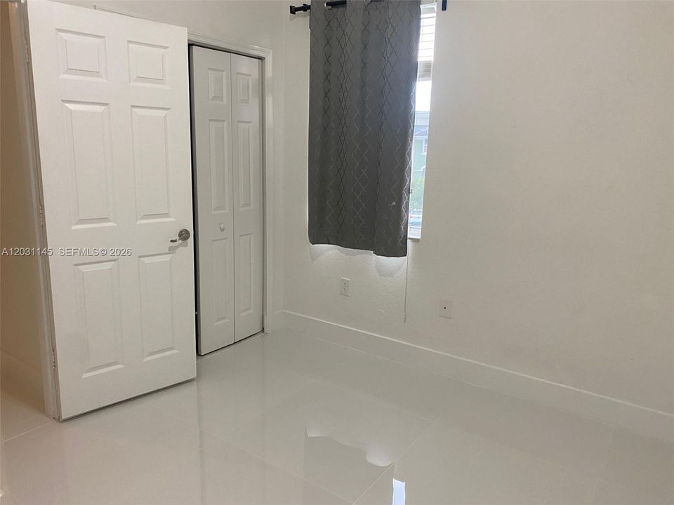 For Rent: $3,000 (3 beds, 2 baths, 1385 Square Feet)