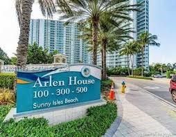 For Sale: $385,000 (1 beds, 1 baths, 991 Square Feet)