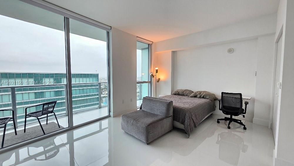 В аренду: $2,900 (0 спален, 1 ванн, 531 Квадратных фут)