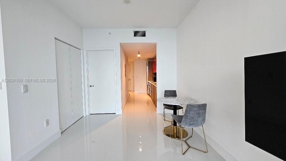 В аренду: $2,900 (0 спален, 1 ванн, 531 Квадратных фут)