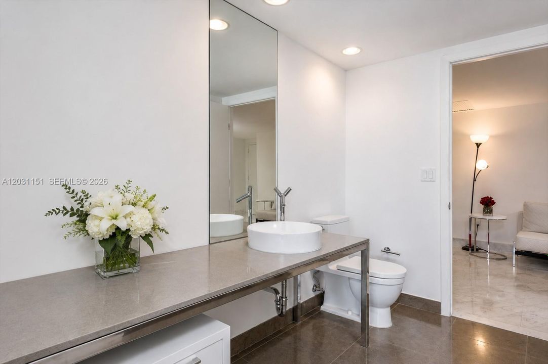 For Rent: $5,200 (2 beds, 2 baths, 1450 Square Feet)