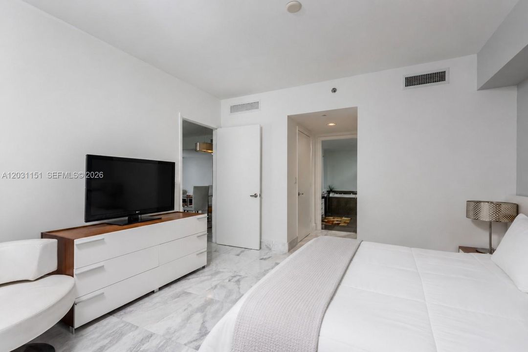 For Rent: $5,200 (2 beds, 2 baths, 1450 Square Feet)