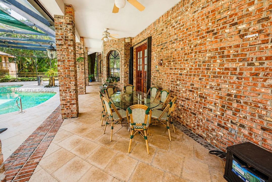 For Sale: $2,950,000 (4 beds, 4 baths, 4404 Square Feet)