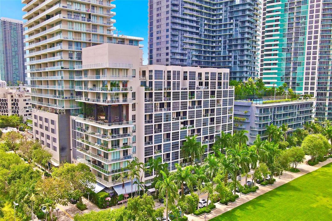For Sale: $875,000 (2 beds, 2 baths, 2048 Square Feet)