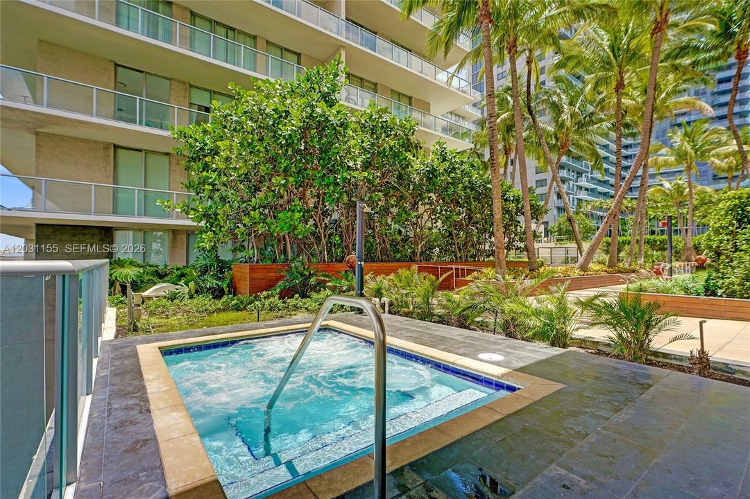 For Sale: $875,000 (2 beds, 2 baths, 2048 Square Feet)