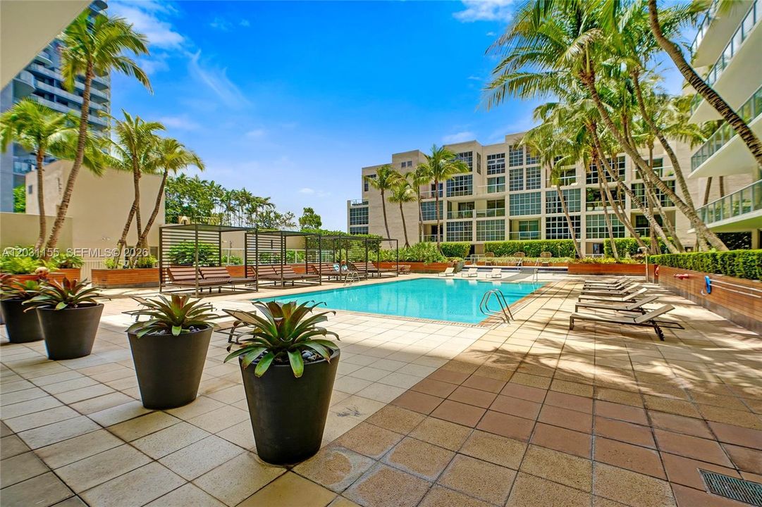 For Sale: $875,000 (2 beds, 2 baths, 2048 Square Feet)