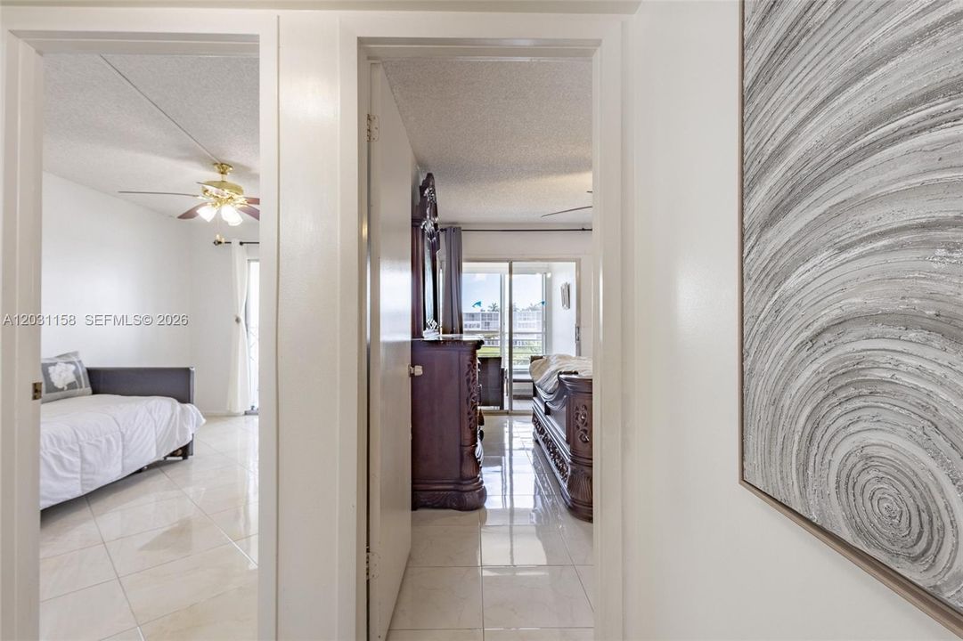 For Rent: $2,200 (2 beds, 2 baths, 896 Square Feet)
