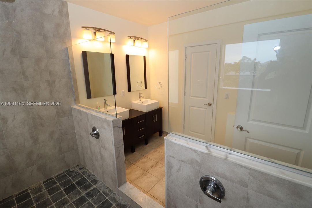 For Rent: $3,300 (3 beds, 3 baths, 1800 Square Feet)