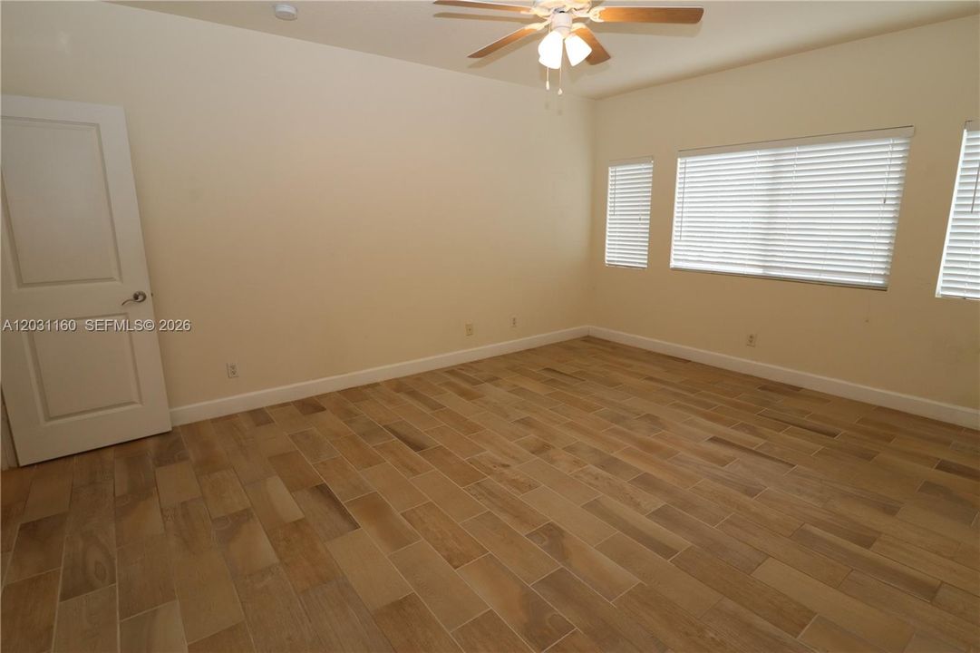 For Rent: $3,300 (3 beds, 3 baths, 1800 Square Feet)