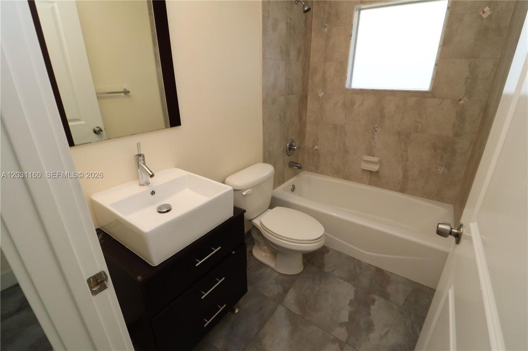 For Rent: $3,300 (3 beds, 3 baths, 1800 Square Feet)