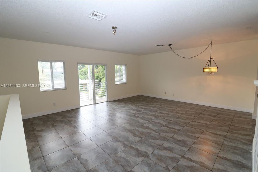 For Rent: $3,300 (3 beds, 3 baths, 1800 Square Feet)