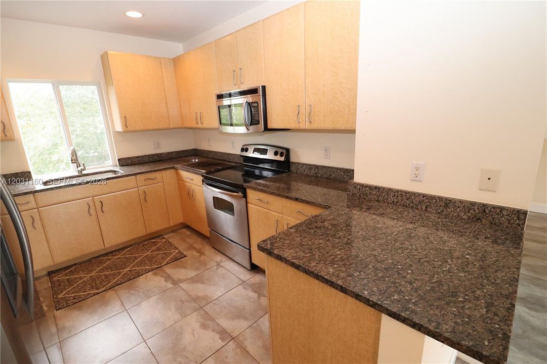 For Rent: $3,300 (3 beds, 3 baths, 1800 Square Feet)