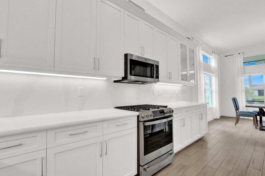 GOURMET KITCHEN