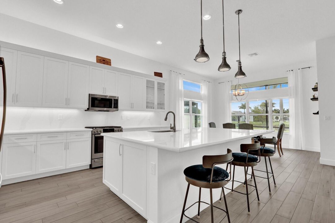 GOURMET KITCHEN