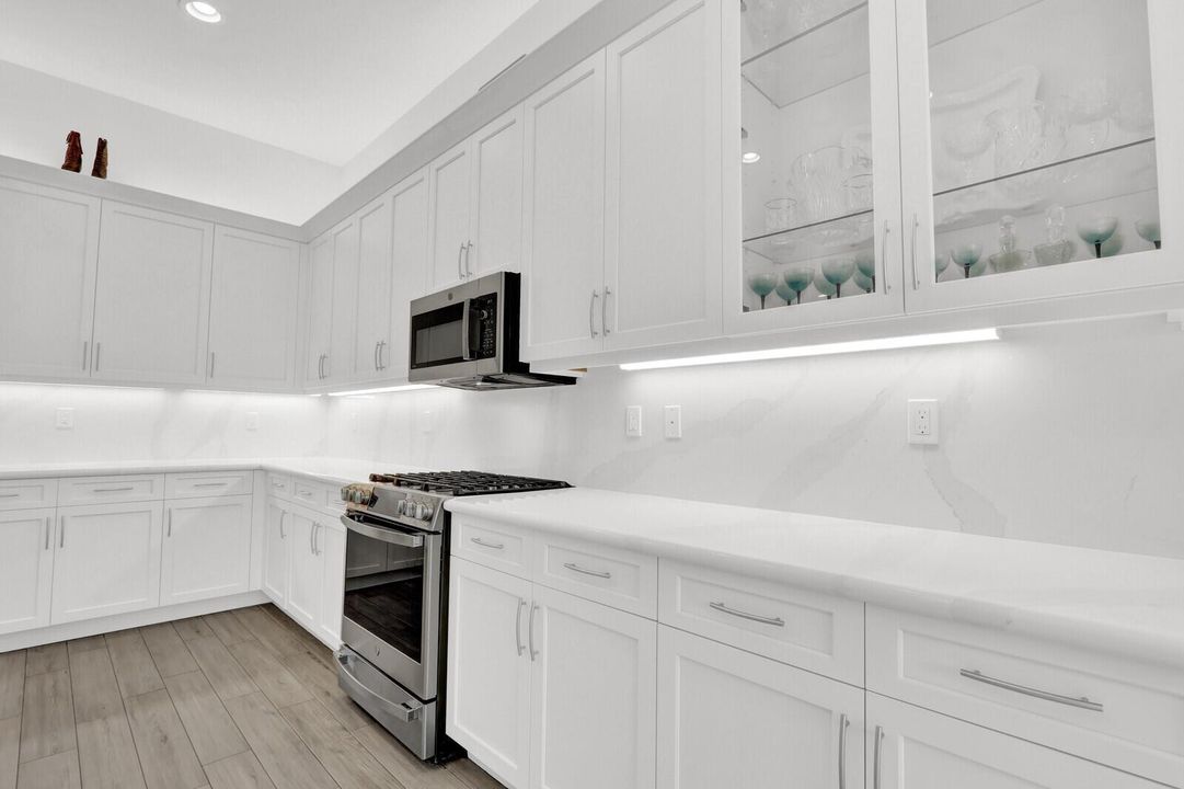 GOURMET KITCHEN