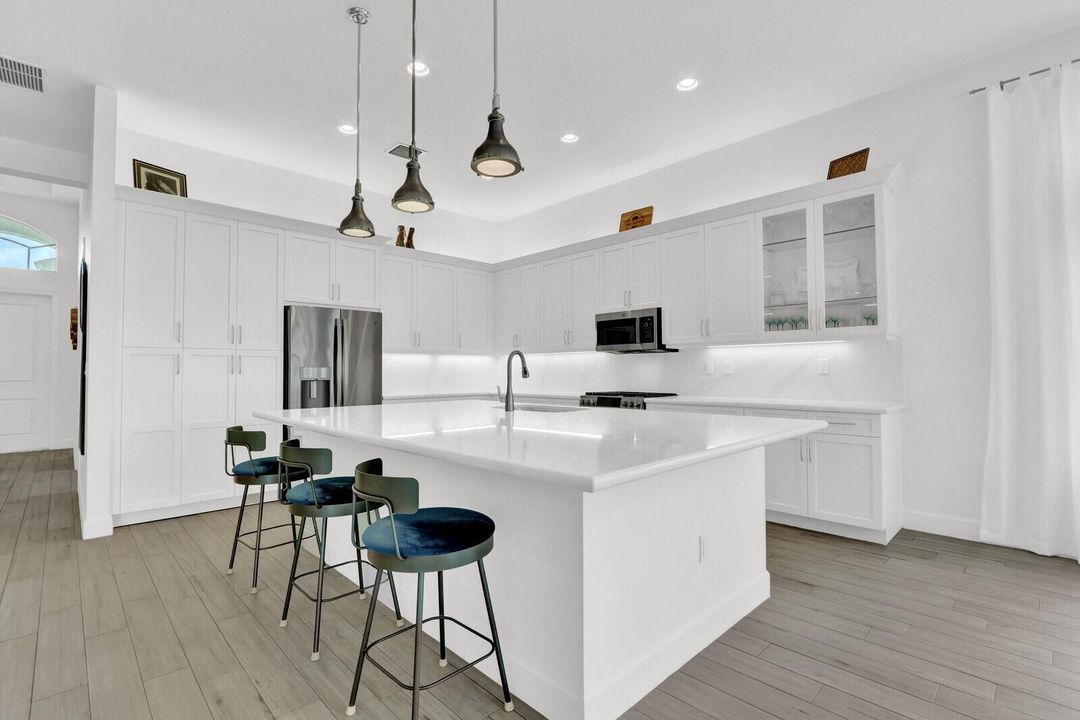 GOURMET KITCHEN