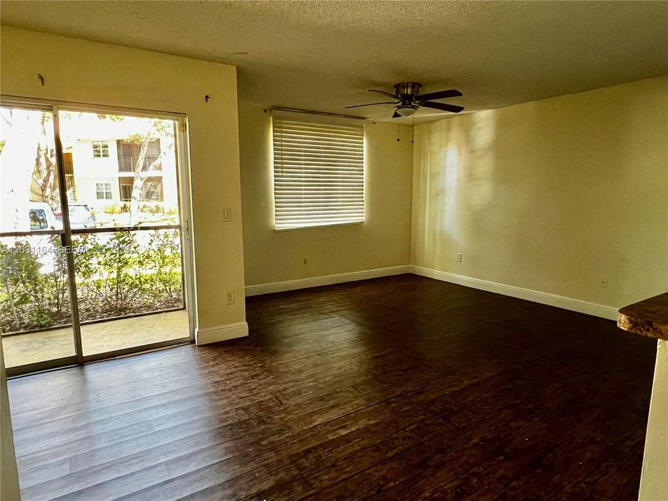 For Rent: $1,520 (1 beds, 1 baths, 785 Square Feet)