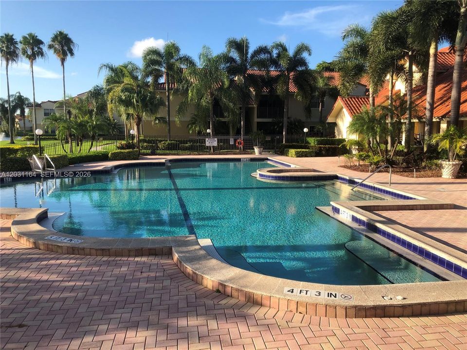 For Rent: $1,520 (1 beds, 1 baths, 785 Square Feet)