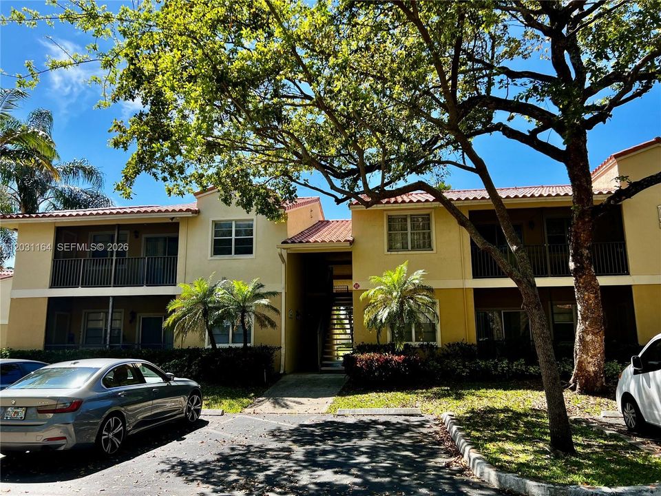 For Rent: $1,520 (1 beds, 1 baths, 785 Square Feet)