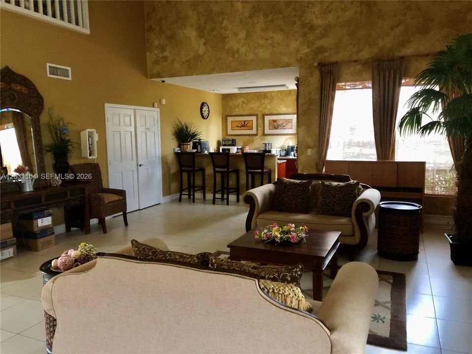 For Rent: $1,520 (1 beds, 1 baths, 785 Square Feet)