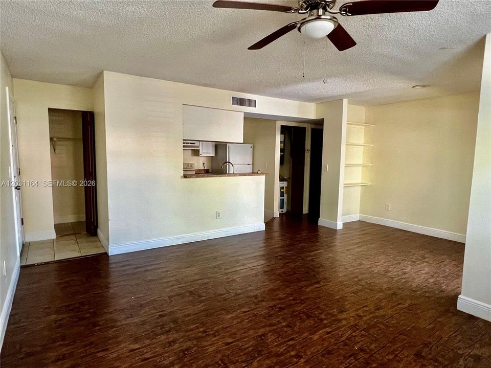 For Rent: $1,520 (1 beds, 1 baths, 785 Square Feet)