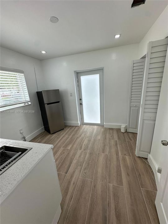 For Rent: $1,400 (4 beds, 2 baths, 1608 Square Feet)