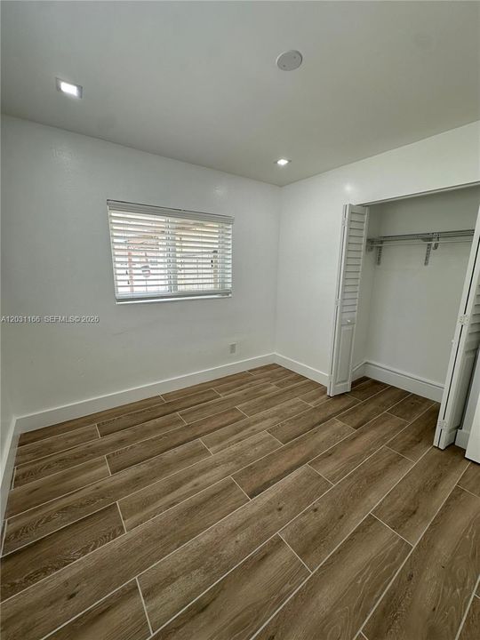 For Rent: $1,400 (4 beds, 2 baths, 1608 Square Feet)