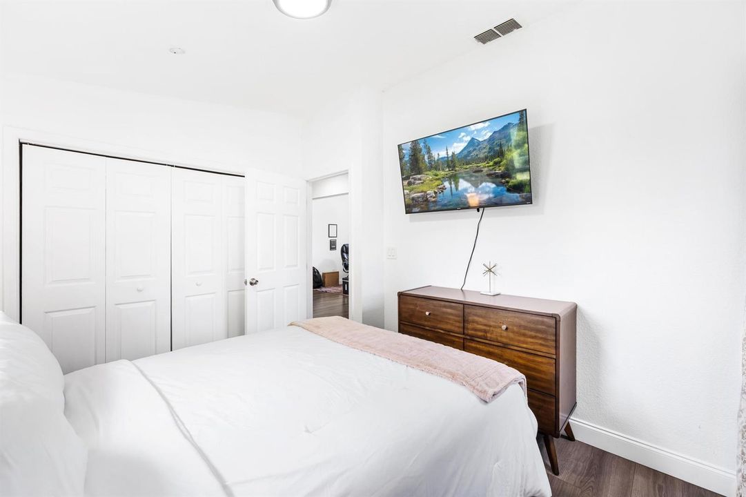 Upstairs Bedroom 2