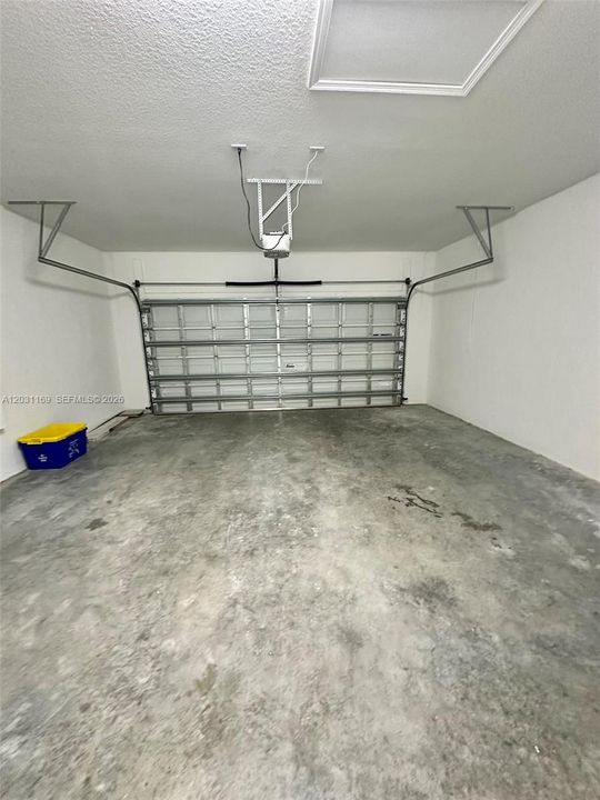En Venta: $669,000 (4 camas, 3 baños, 2259 Pies cuadrados)