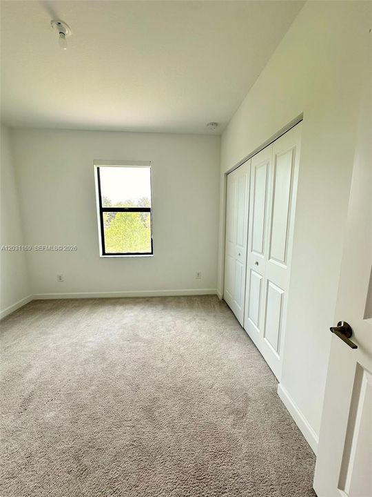 En Venta: $669,000 (4 camas, 3 baños, 2259 Pies cuadrados)