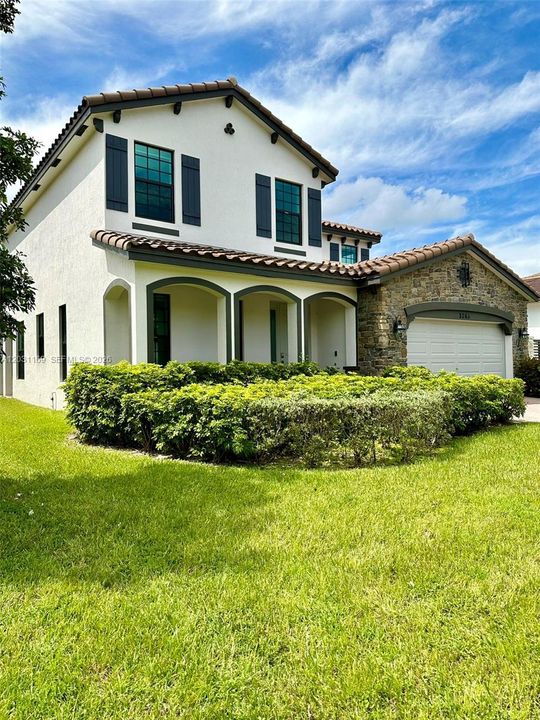 En Venta: $669,000 (4 camas, 3 baños, 2259 Pies cuadrados)