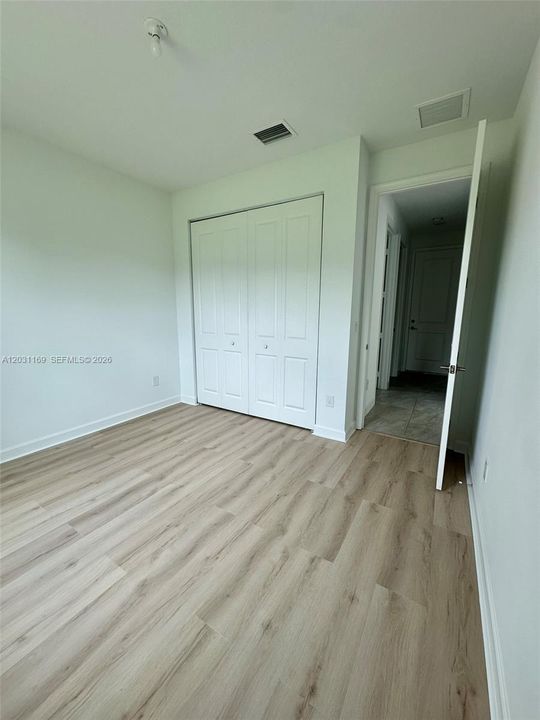 En Venta: $669,000 (4 camas, 3 baños, 2259 Pies cuadrados)