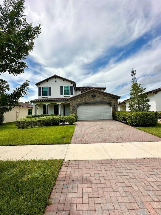 En Venta: $669,000 (4 camas, 3 baños, 2259 Pies cuadrados)