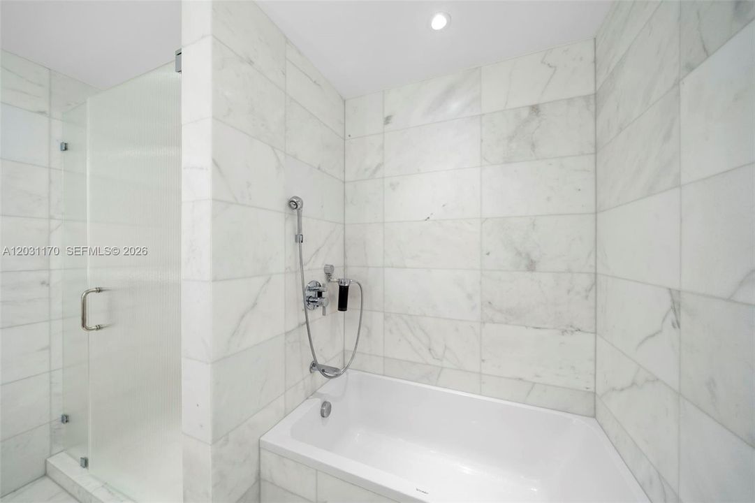 For Rent: $16,000 (2 beds, 2 baths, 1516 Square Feet)
