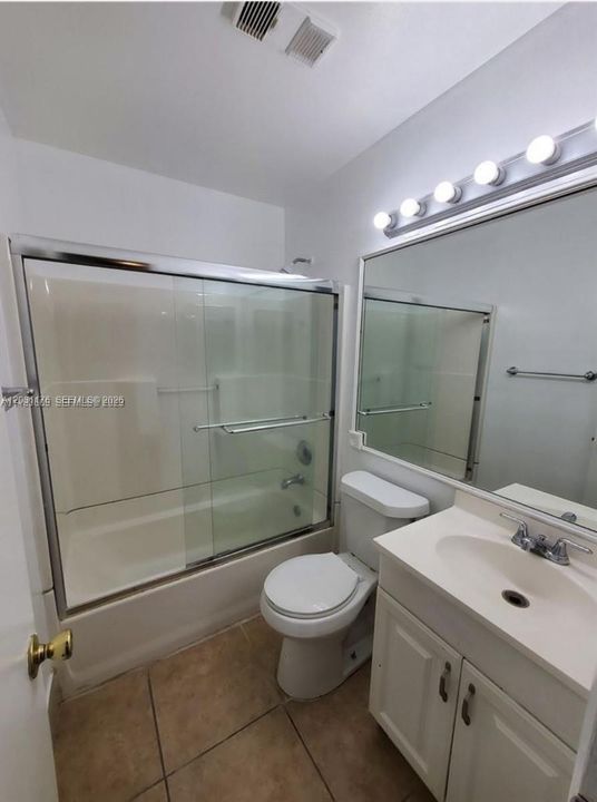 For Rent: $1,800 (2 beds, 2 baths, 800 Square Feet)